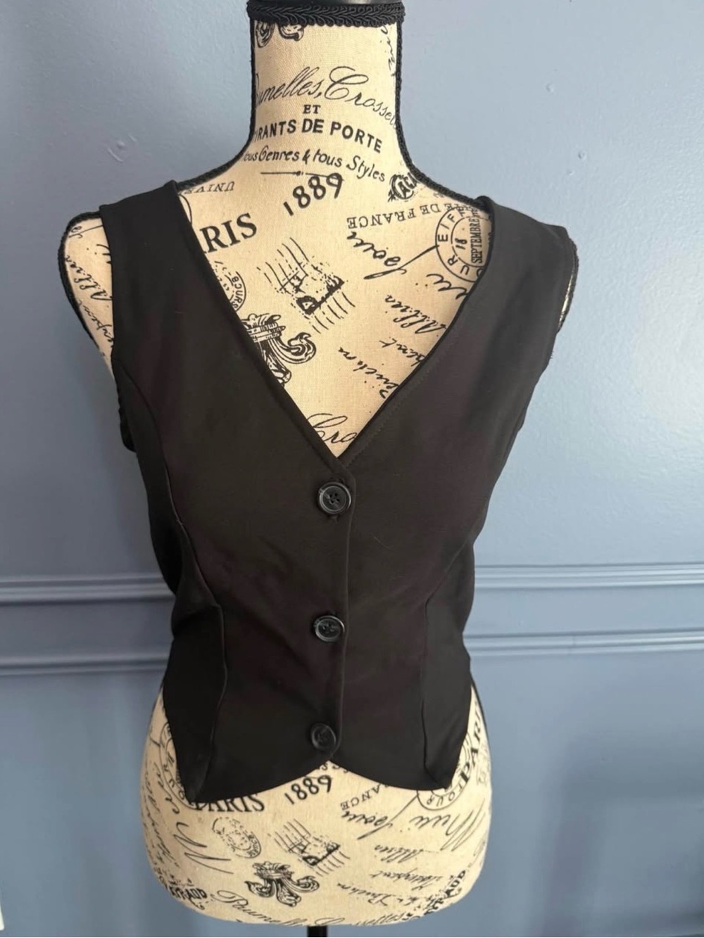 Fashion Nova Classic Black V-Neck Button Front Women's Vest